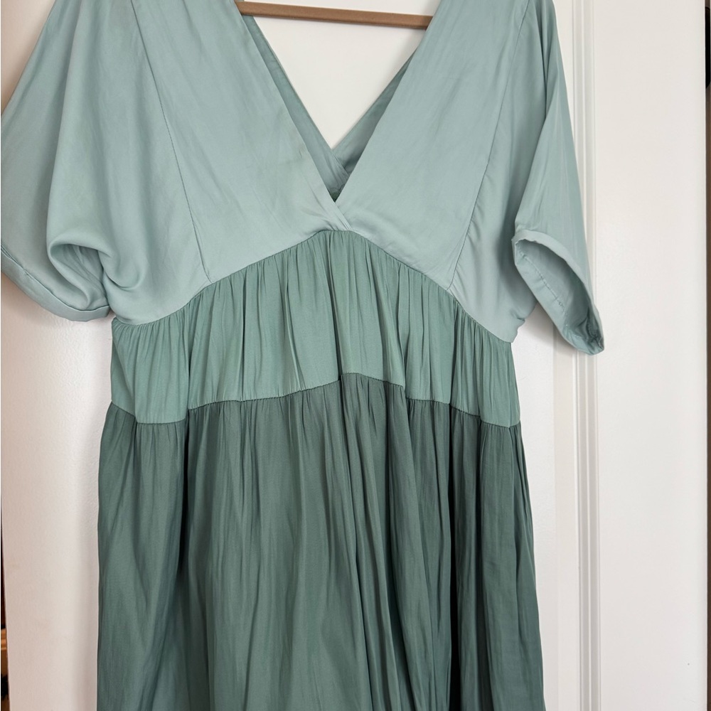 Elegant Green Women's Dress